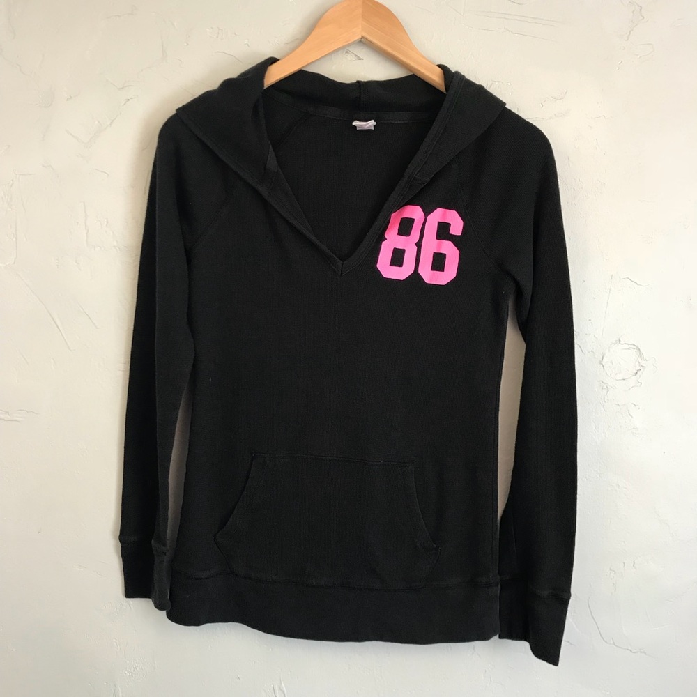 🎉LOVE PINK black hooded long sleeve thermal